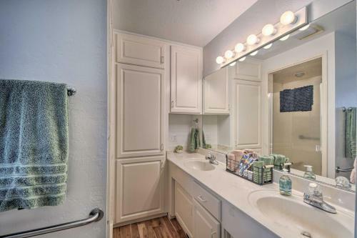 Stunning Medford Escape With Panoramic Views!