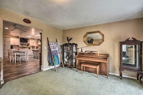 Stunning Medford Escape With Panoramic Views!