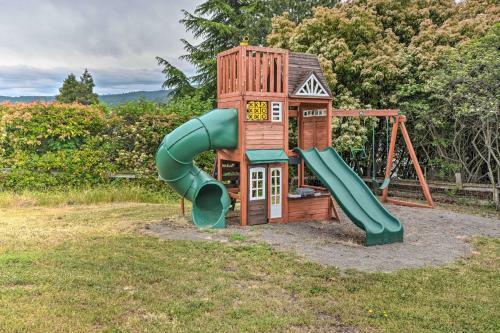 Stunning Medford Escape With Panoramic Views!