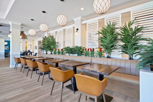Hotel Compass By Margaritaville Medford