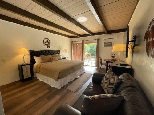 Hotel Riverfront Lodging