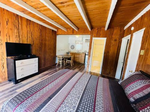 Hotel Riverfront Lodging