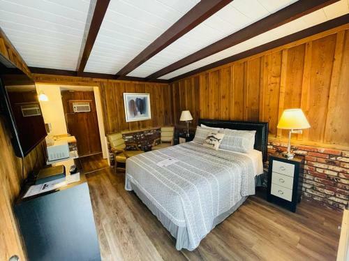 Hotel Riverfront Lodging