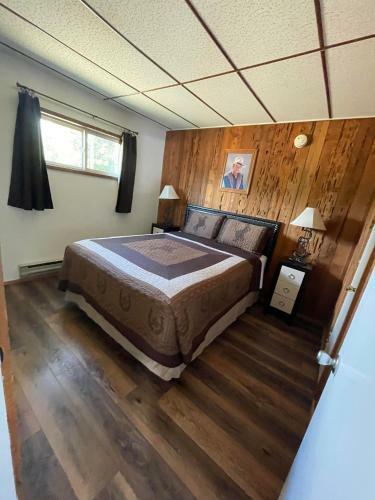 Hotel Riverfront Lodging