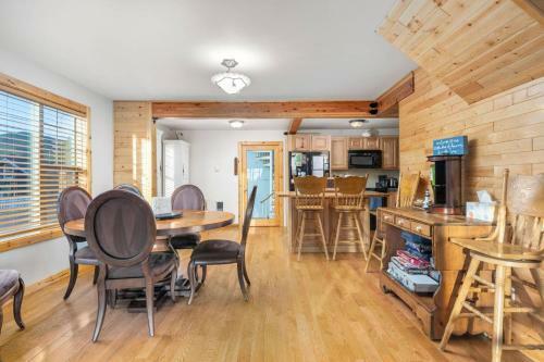 Cedar Lodge At Rockaway