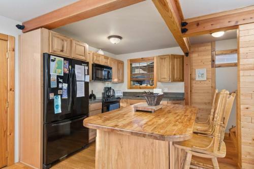 Cedar Lodge At Rockaway