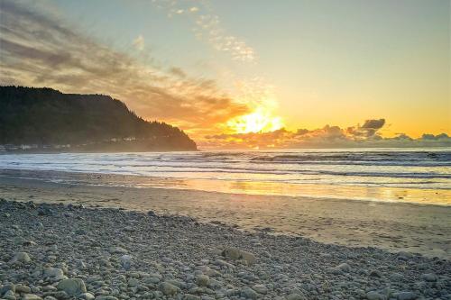 Tides By The Sea 152