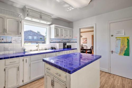 Charming Seaside Abode, Half-mile To Beach!