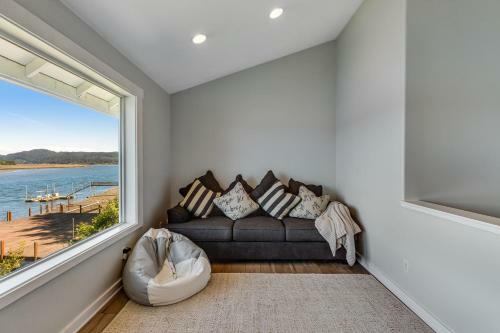 Alsea Bay Retreat