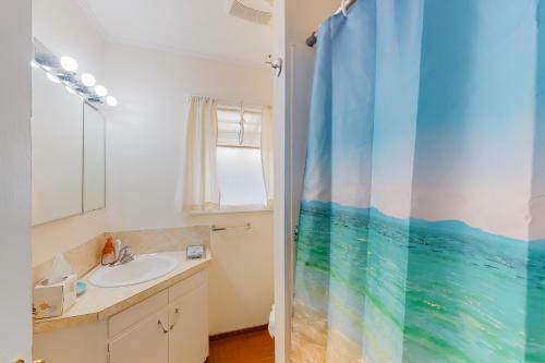 Waldport Bungalow
