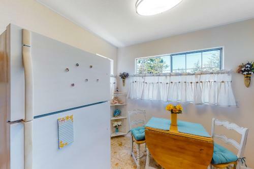 Waldport Bungalow