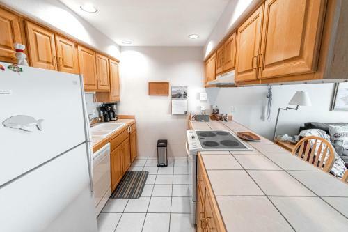Waters Edge 412