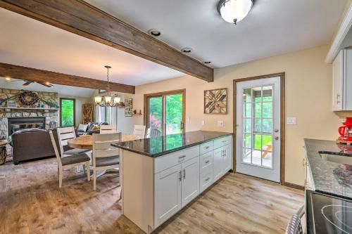 Family-friendly Poconos Pad With Amenity Access
