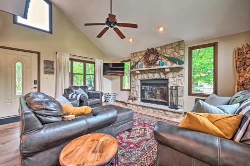 Family-friendly Poconos Pad With Amenity Access