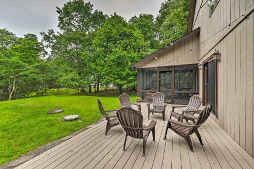 Family-friendly Poconos Pad With Amenity Access