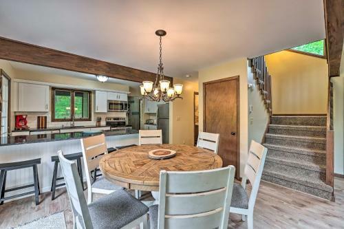 Family-friendly Poconos Pad With Amenity Access