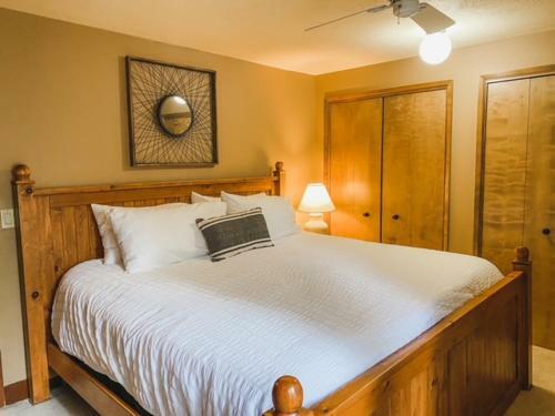 Dog-friendly Forest Hideaway With Hot Tub & Swim Passes