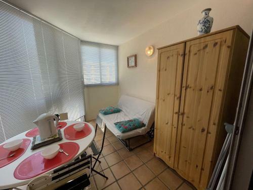 Apartment Le Grau Du Roi, Studio Flat, 4 Persons - Fr-1-250-236
