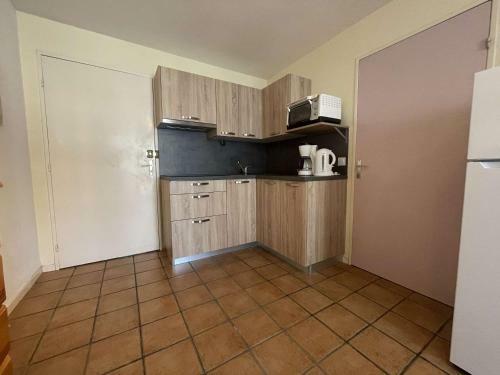 Apartment Le Grau Du Roi, Studio Flat, 4 Persons - Fr-1-250-236