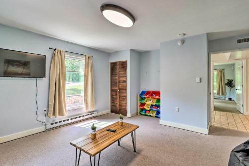 Spacious Cresco Cabin With Fire Pit And Game Room