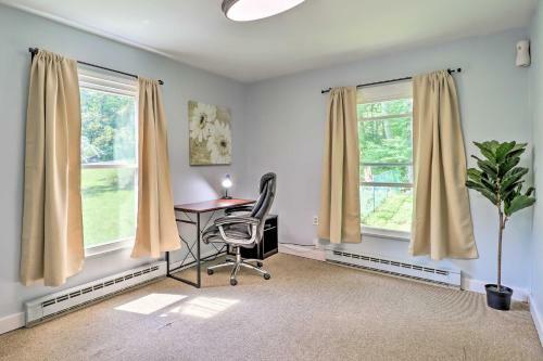 Spacious Cresco Cabin With Fire Pit And Game Room