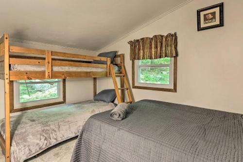 Big Bass Lake Cozy Ranch Cabin With Fire Pit!