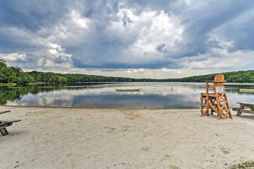 Big Bass Lake Cozy Ranch Cabin With Fire Pit!
