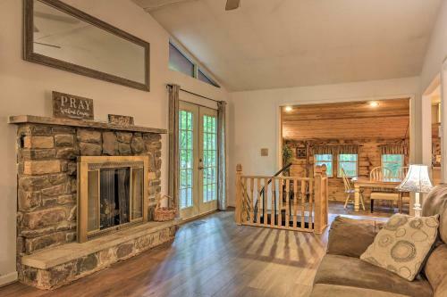 Big Bass Lake Cozy Ranch Cabin With Fire Pit!