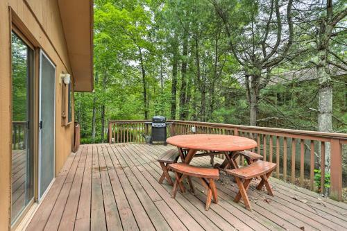 The Hideout Lake Ariel Cabin With Deck And Grill!