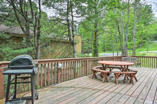 The Hideout Lake Ariel Cabin With Deck And Grill!