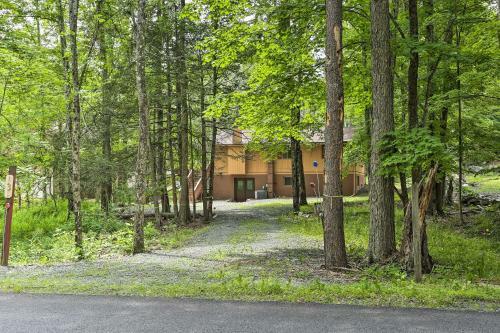 The Hideout Lake Ariel Cabin With Deck And Grill!