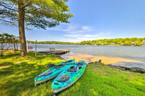 Lakefront Cottage With Boat Dock And Fire Pit!