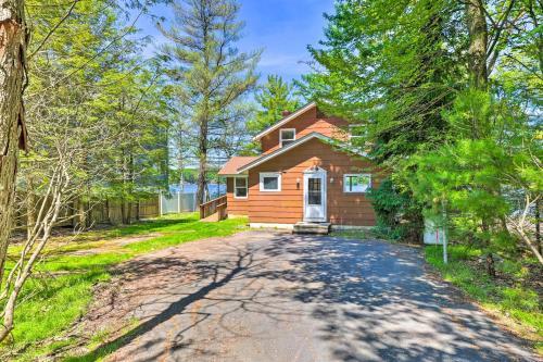 Lakefront Cottage With Boat Dock And Fire Pit!