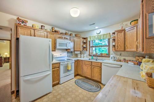 Charming Apartment With Yard And Beautiful Gardens!