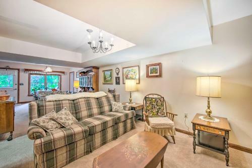 Charming Apartment With Yard And Beautiful Gardens!