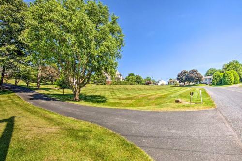 Charming Apartment With Yard And Beautiful Gardens!