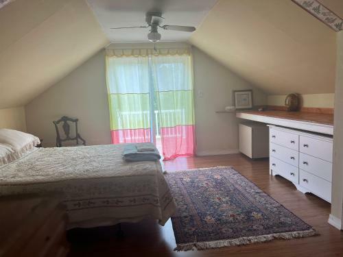 Cheerful Five-bedroom Villa With Fireplaces