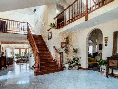 Cheerful Five-bedroom Villa With Fireplaces