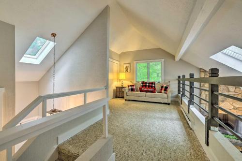 Lakefront Pocono Pines Paradise With Deck!