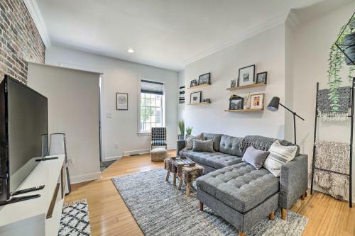 Convenient And Chic Pittsburgh Home With Patio!