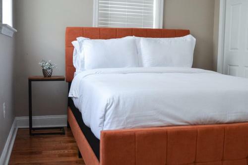 Beautiful 2 Bedroom 1 Bathroom Apartment With Patio And Deck