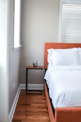 Beautiful 2 Bedroom 1 Bathroom Apartment With Patio And Deck