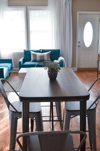 Beautiful 2 Bedroom 1 Bathroom Apartment With Patio And Deck