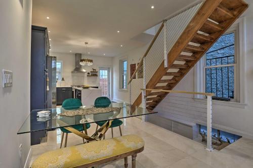 Upscale And Unique Townhome In University City!