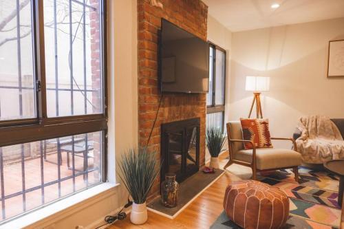 Apartamento Beautiful Townhouse With Patio, Deck & Parking (c)