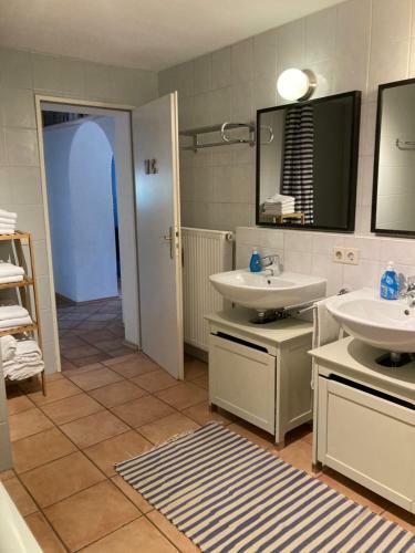 Apartamento Familiensuite Mit Garten Und Poolnutzung