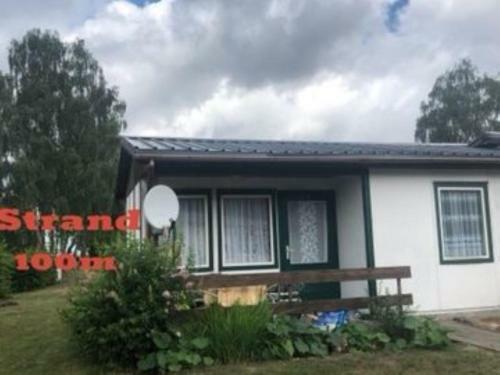 Ferien-bungalow -3- Im Seebad Ueckerm�ndeot Bellin