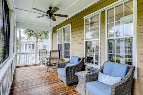 8 Gun Bluff