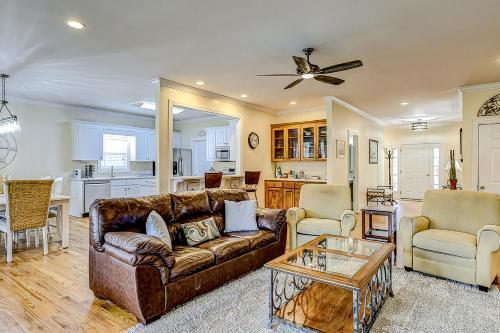 8 Gun Bluff
