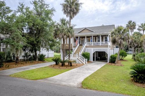 8 Gun Bluff